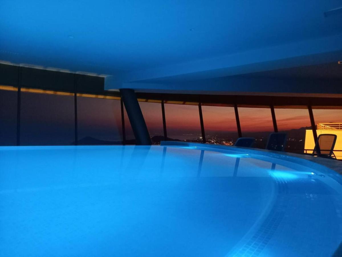 Intempo Luxury Sky View & Spa Resort Benidorm Exterior foto