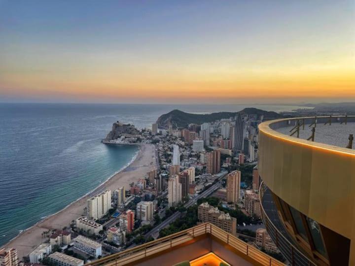 Intempo Luxury Sky View & Spa Resort Benidorm Exterior foto