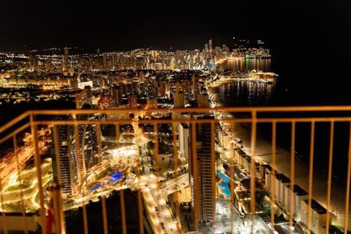 Intempo Luxury Sky View & Spa Resort Benidorm Exterior foto