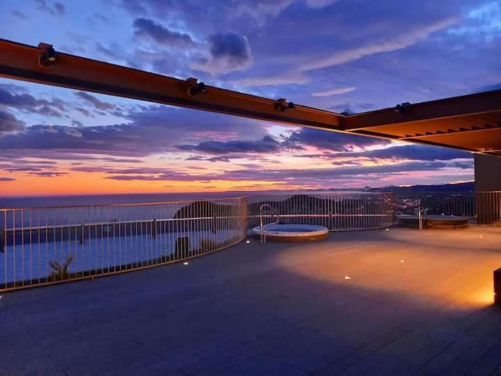 Intempo Luxury Sky View & Spa Resort Benidorm Exterior foto