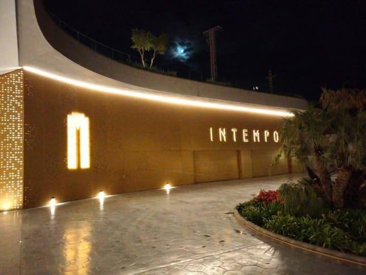 Intempo Luxury Sky View & Spa Resort Benidorm Exterior foto