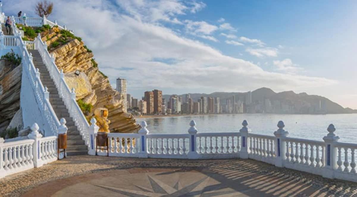Intempo Luxury Sky View & Spa Resort Benidorm Exterior foto