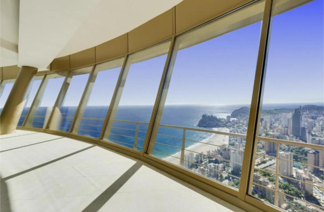 Intempo Luxury Sky View & Spa Resort Benidorm Exterior foto