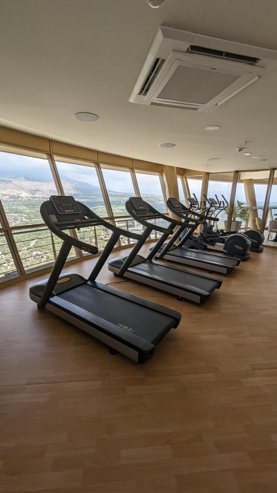 Intempo Luxury Sky View & Spa Resort Benidorm Exterior foto